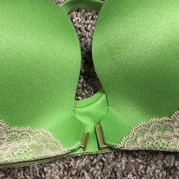 VS Racerback Bra - Picture 4 of 5